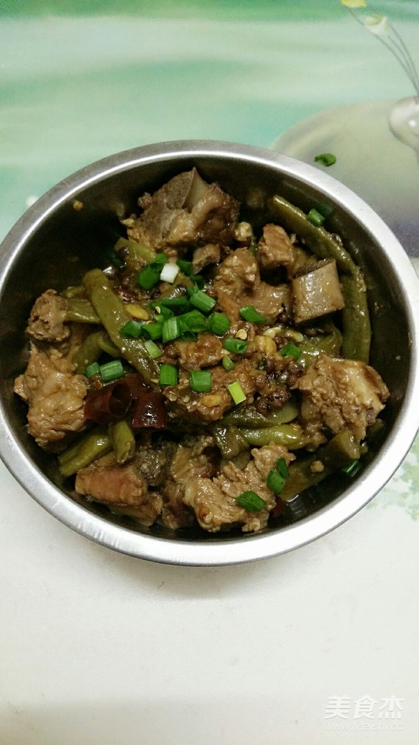 排骨燉豆角的做法-香辣味燉菜譜-易網(wǎng)健康養(yǎng)生網(wǎng) 排骨燉豆角的做法-香辣味燉菜譜