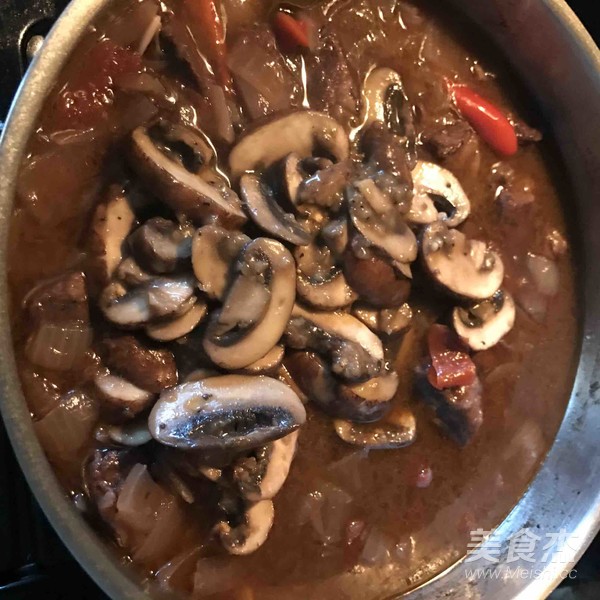 紅酒燉牛肉配糙米飯的做法-奶香味燉菜譜