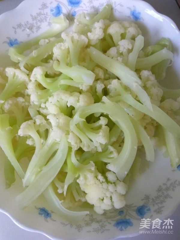 肉炒有機(jī)菜花的做法-家常味炒菜譜-易網(wǎng)健康養(yǎng)生網(wǎng) 肉炒有機(jī)菜花的做法-家常味炒菜譜