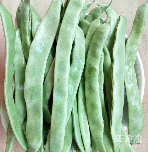 蒜香扁豆木耳腐竹拌菜的做法-咸鮮味拌菜譜-易網<a href=http://www.aoa7937.com/ target=_blank class=infotextkey>健康養生</a>網 蒜香扁豆木耳腐竹拌菜的做法-咸鮮味拌菜譜