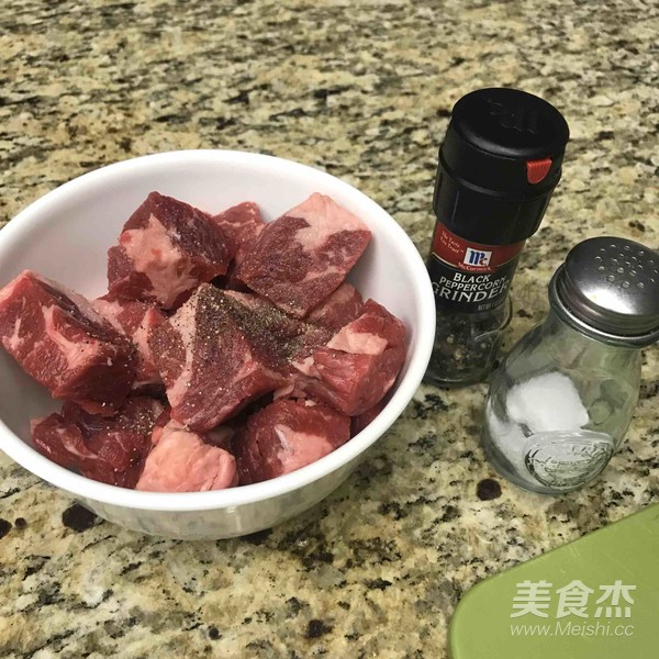 紅酒燉牛肉配糙米飯的做法-奶香味燉菜譜
