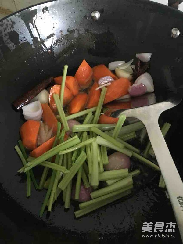 西紅柿燉牛腩的做法-其它口味燉菜譜