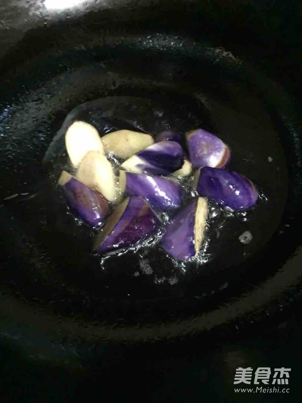 地三鮮的做法-蒜香味炒菜譜