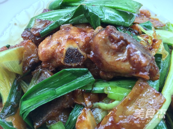 蒜苗炒排骨的做法-家常味炒菜譜-易網健康養生網 蒜苗炒排骨的做法-家常味炒菜譜