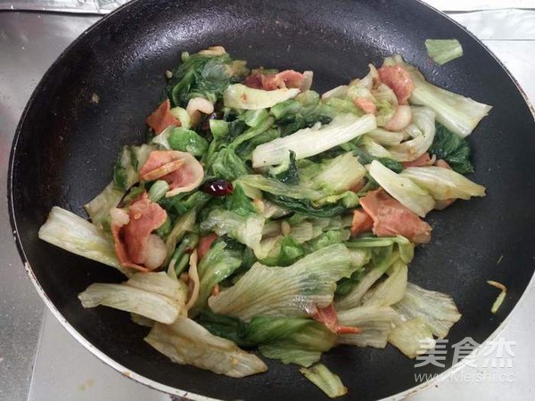 培根熗炒西生菜的做法-咸鮮味炒菜譜