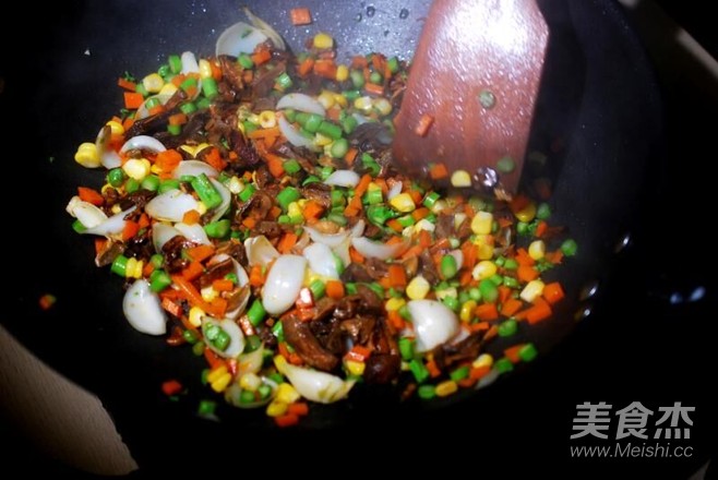 星級酒店野生牛肝菌炒飯的做法-家常味炒菜譜-易網健康養生網 星級酒店野生牛肝菌炒飯的做法-家常味炒菜譜