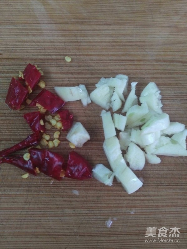 涼拌裙帶菜的做法-酸辣味拌菜譜