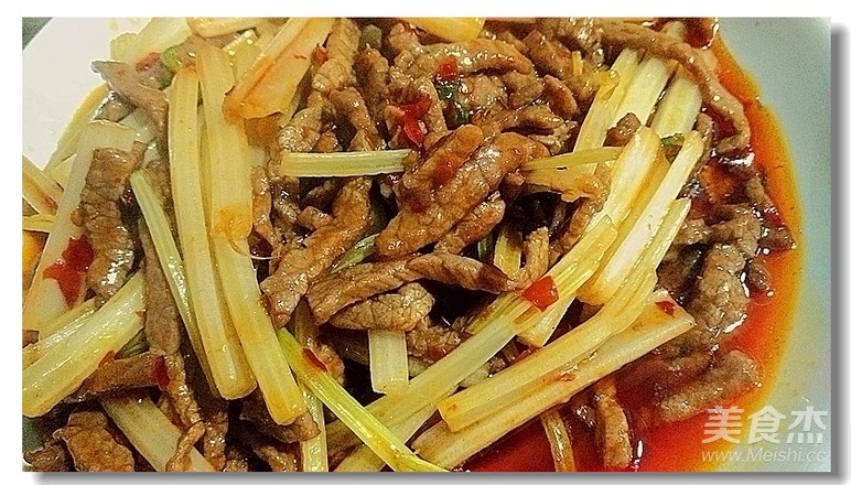 芹菜炒牛肉的做法-家常味炒菜譜-易網健康養生網 芹菜炒牛肉的做法-家常味炒菜譜