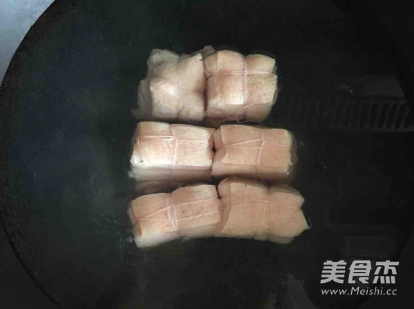 東坡肉的做法-咸鮮味砂鍋菜譜-易網(wǎng)健康養(yǎng)生網(wǎng) 東坡肉的做法-咸鮮味砂鍋菜譜