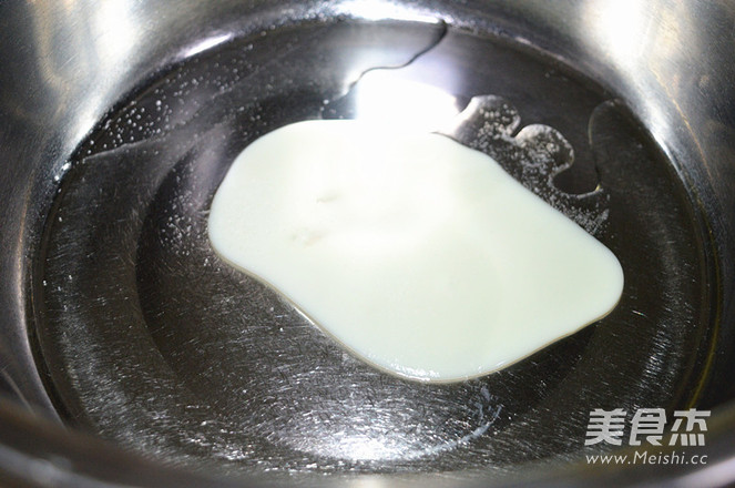 好吃不上火的蔓越莓蒸蛋糕的做法-甜味蒸菜譜-易網<a href=http://www.aoa7937.com/ target=_blank class=infotextkey>健康養生</a>網 好吃不上火的蔓越莓蒸蛋糕的做法-甜味蒸菜譜