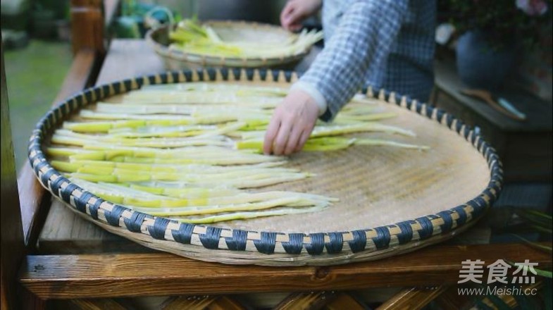 筍干炒回鍋肉的做法-家常味炒菜譜-易網(wǎng)健康養(yǎng)生網(wǎng) 筍干炒回鍋肉的做法-家常味炒菜譜