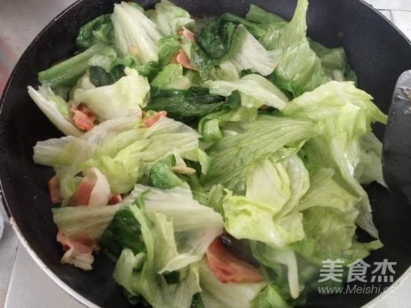 培根熗炒西生菜的做法-咸鮮味炒菜譜