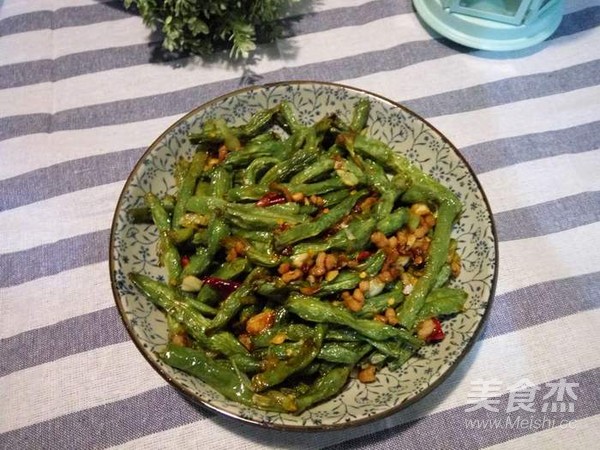 干煸四季豆的做法-家常味干煸菜譜-易網(wǎng)健康養(yǎng)生網(wǎng) 干煸四季豆的做法-家常味干煸菜譜
