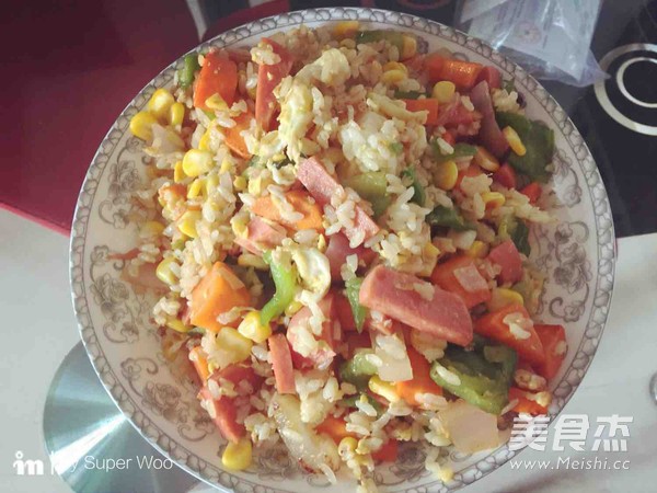 特色醬油大雜燴炒飯的做法-醬香味炒菜譜-易網健康養生網 特色醬油大雜燴炒飯的做法-醬香味炒菜譜