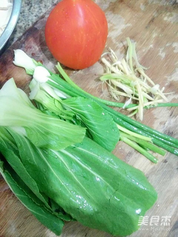 西紅柿青菜小餛飩的做法-咸鮮味煮菜譜