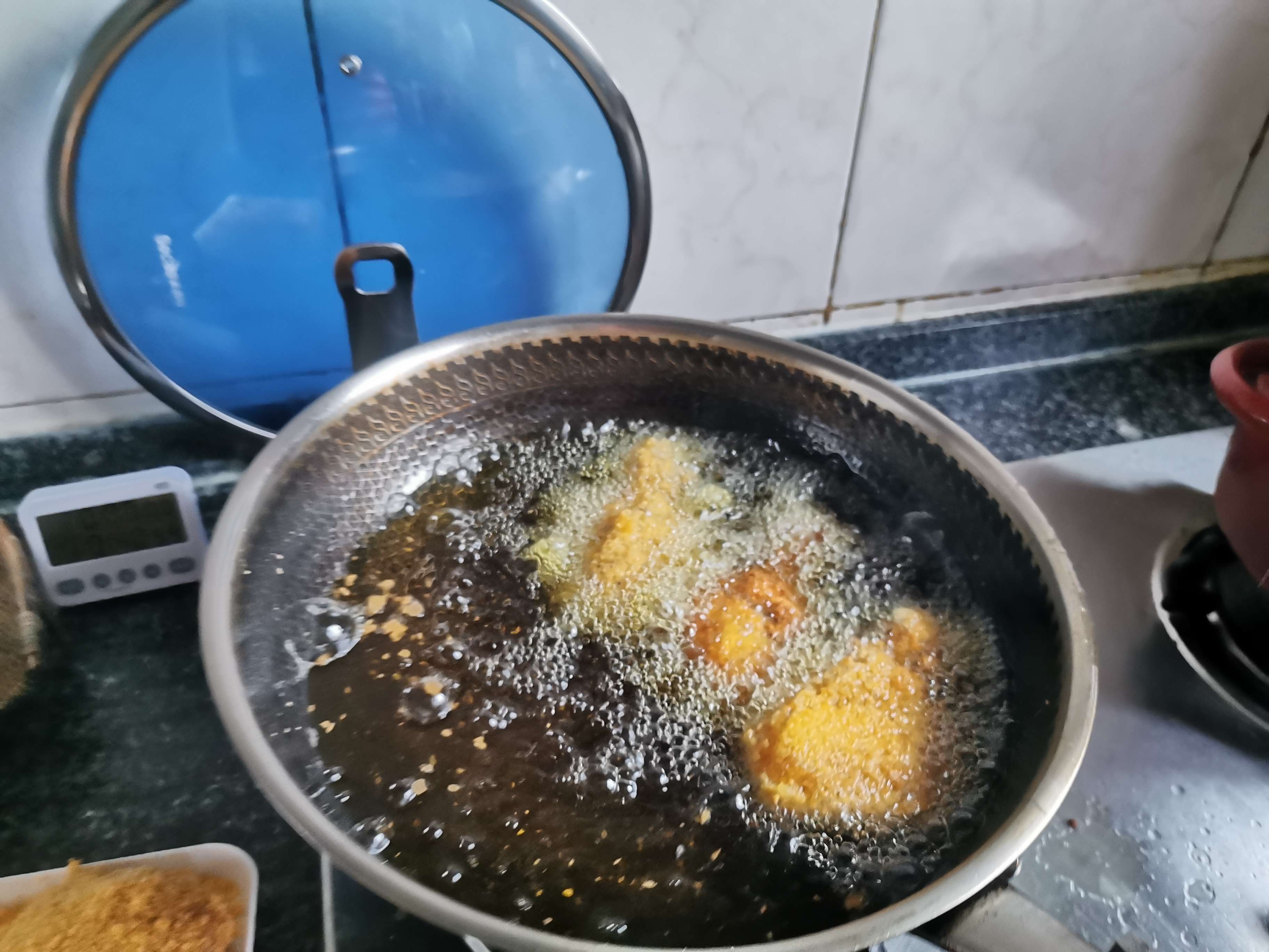脆皮雞腿的做法-黑椒味炸菜譜-易網(wǎng)健康養(yǎng)生網(wǎng) 脆皮雞腿的做法-黑椒味炸菜譜