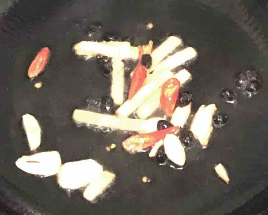 西蘭花炒魷魚的做法-咸鮮味炒菜譜-易網(wǎng)健康養(yǎng)生網(wǎng) 西蘭花炒魷魚的做法-咸鮮味炒菜譜