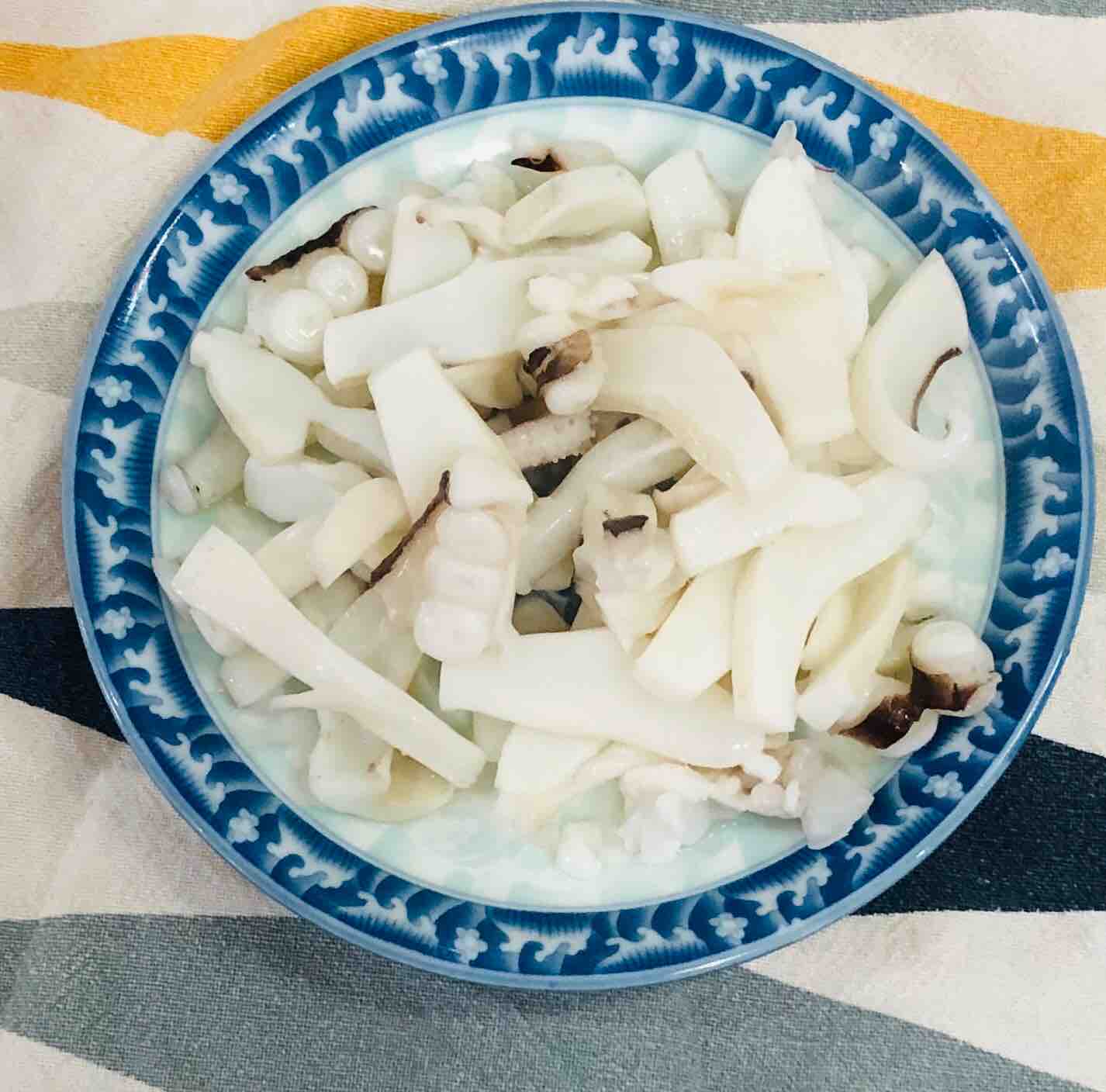 西蘭花炒魷魚的做法-咸鮮味炒菜譜-易網(wǎng)健康養(yǎng)生網(wǎng) 西蘭花炒魷魚的做法-咸鮮味炒菜譜