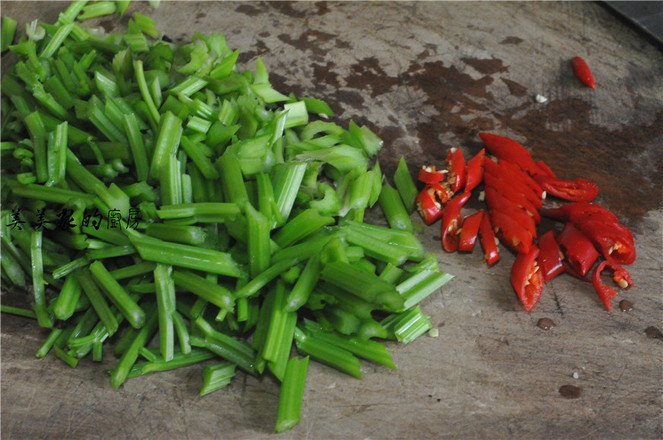 芹菜炒蝦仁的做法-家常味炒菜譜-易網(wǎng)健康養(yǎng)生網(wǎng) 芹菜炒蝦仁的做法-家常味炒菜譜