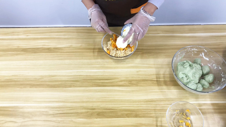網紅咸蛋黃肉松青團的做法-咸鮮味蒸菜譜-易網健康養(yǎng)生網 網紅咸蛋黃肉松青團的做法-咸鮮味蒸菜譜