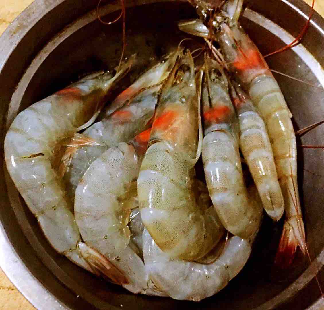 蒜蓉海蝦蒸金針菇的做法-家常味蒸菜譜-易網(wǎng)<a href=http://www.aoa7937.com/ target=_blank class=infotextkey>健康養(yǎng)生</a>網(wǎng) 蒜蓉海蝦蒸金針菇的做法-家常味蒸菜譜