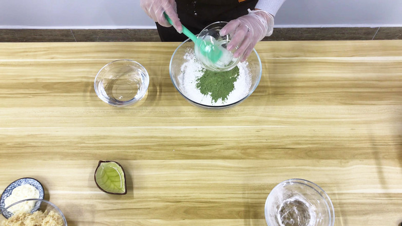 網紅咸蛋黃肉松青團的做法-咸鮮味蒸菜譜-易網<a href=http://www.aoa7937.com/ target=_blank class=infotextkey>健康養(yǎng)生</a>網 網紅咸蛋黃肉松青團的做法-咸鮮味蒸菜譜