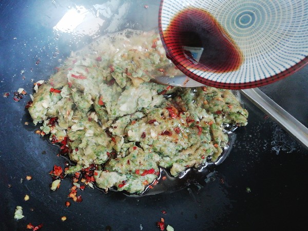 刺嫩芽煎蛋的做法-香辣味煎菜譜-易網健康養生網 刺嫩芽煎蛋的做法-香辣味煎菜譜