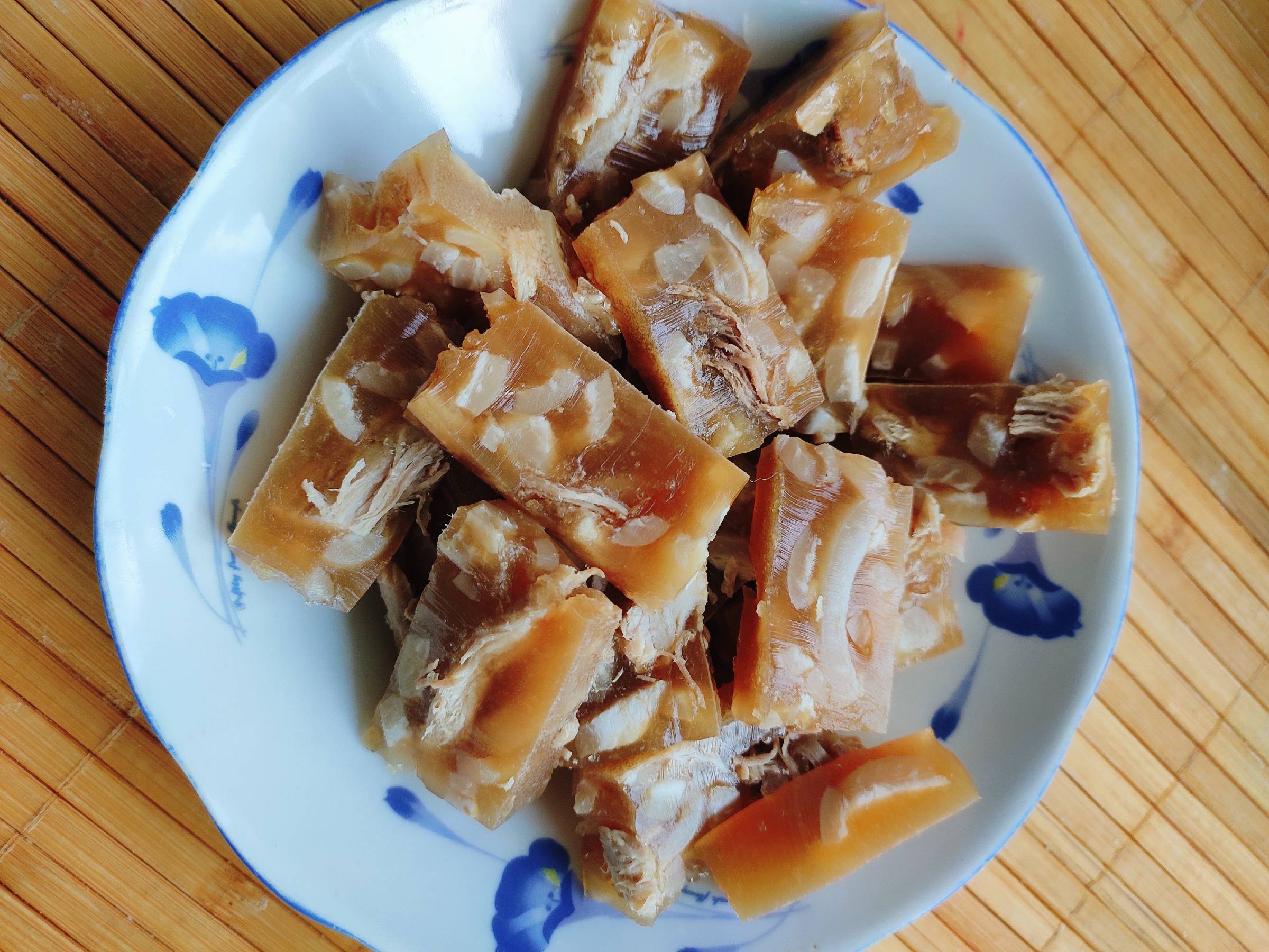 自制皮凍的做法-咸鮮味煮菜譜-易網健康養生網 自制皮凍的做法-咸鮮味煮菜譜