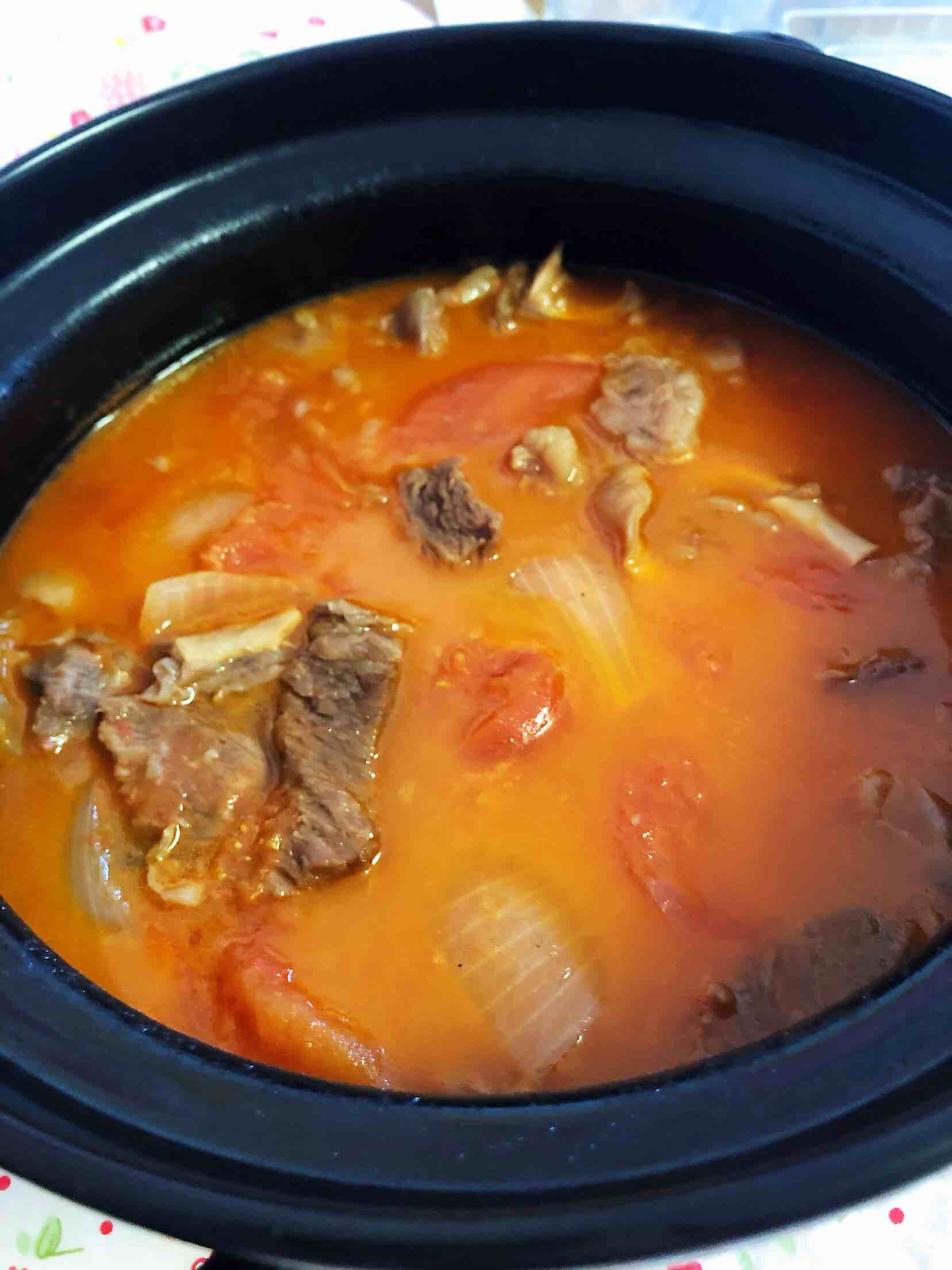西紅柿燉牛腩的做法-家常味燉菜譜-易網健康養(yǎng)生網 西紅柿燉牛腩的做法-家常味燉菜譜