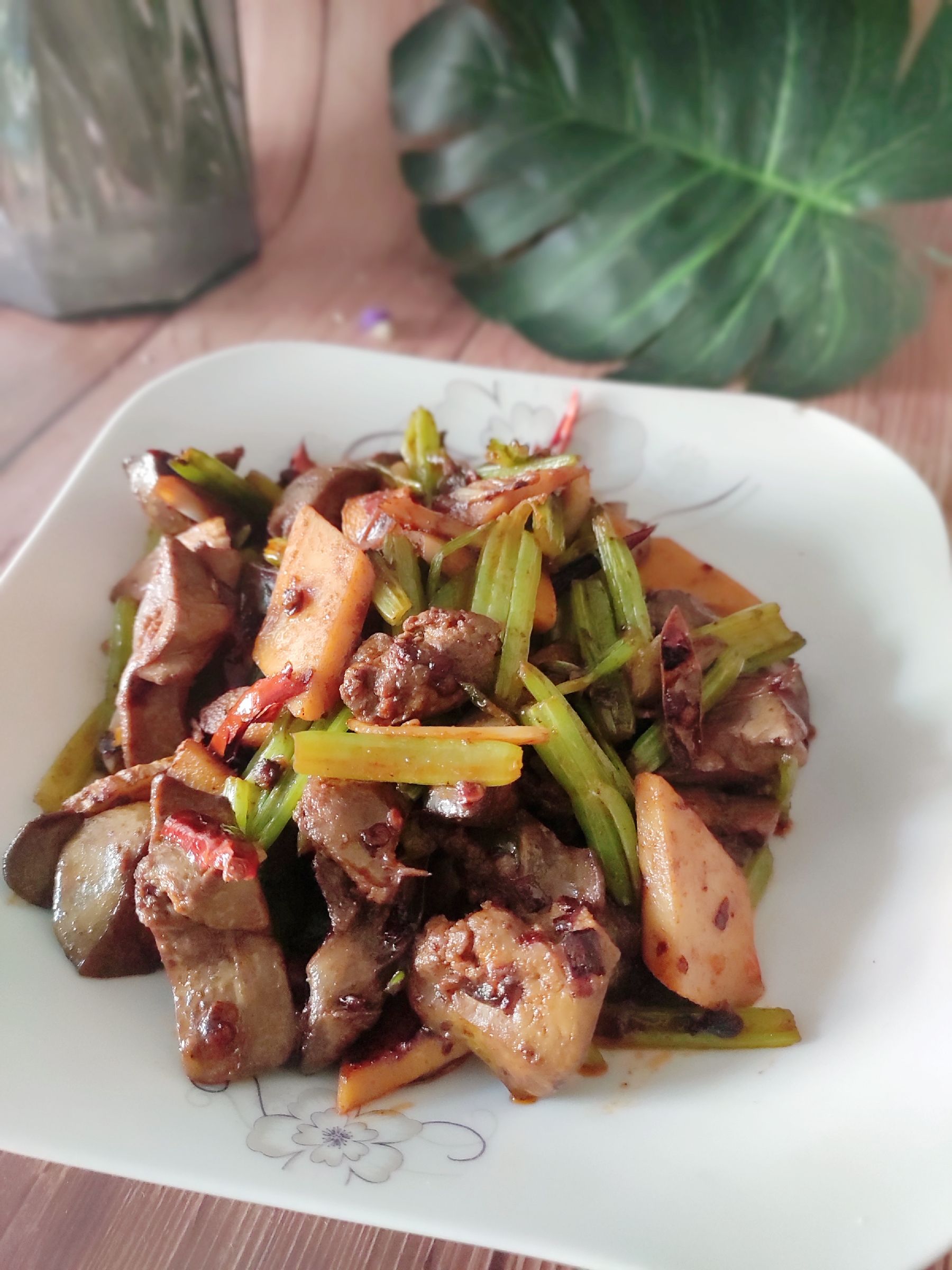 辣炒雞肝的做法-香辣味炒菜譜-易網健康養生網 辣炒雞肝的做法-香辣味炒菜譜