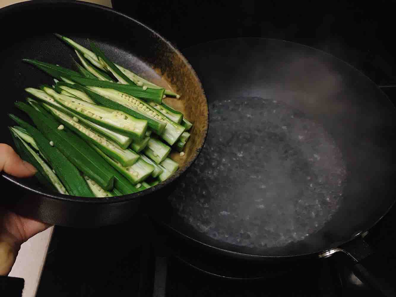 秋葵炒肉末的做法-咸鮮味炒菜譜