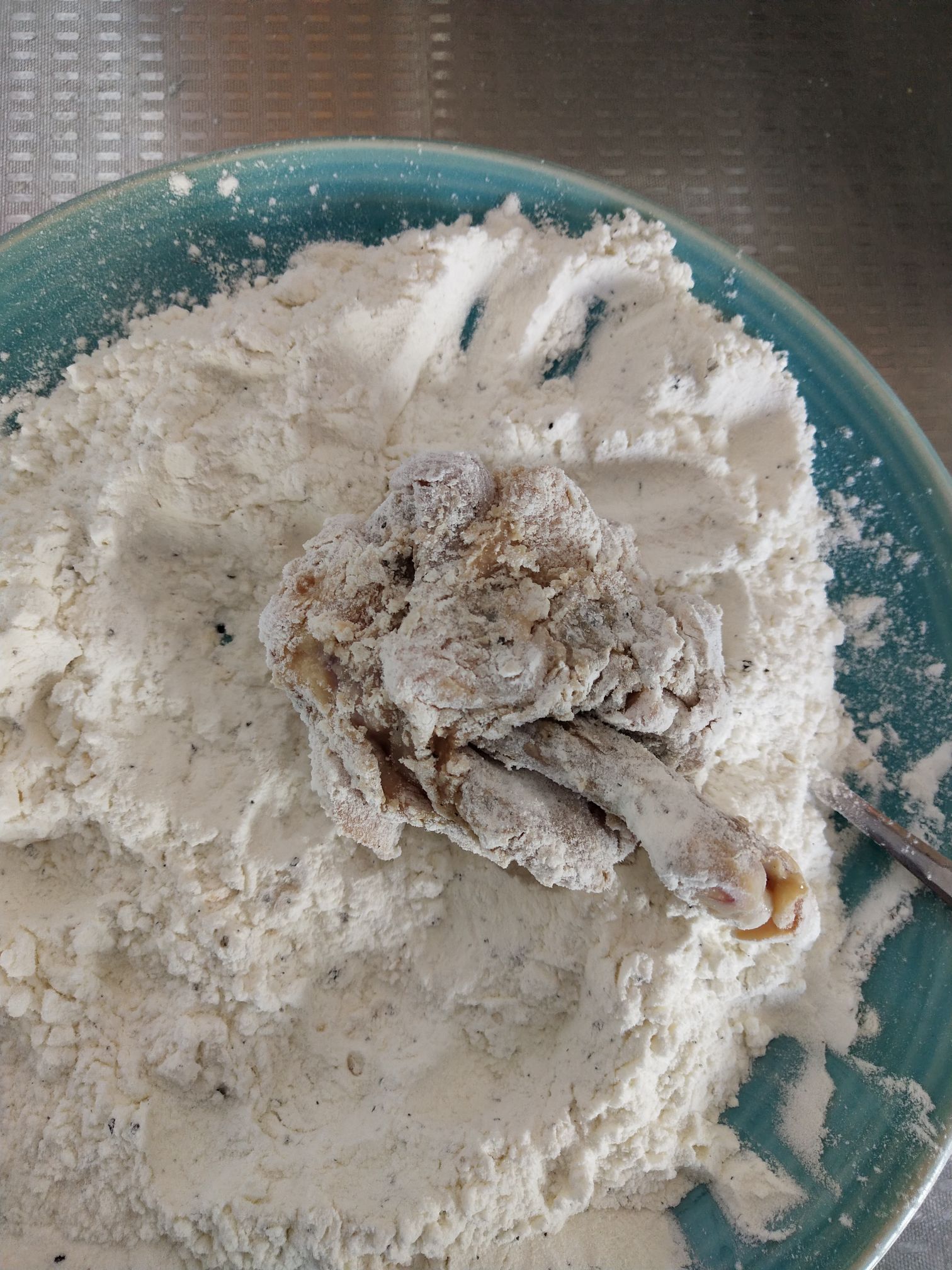 黑椒黃金錘的做法-黑椒味炸菜譜-易網健康養生網 黑椒黃金錘的做法-黑椒味炸菜譜