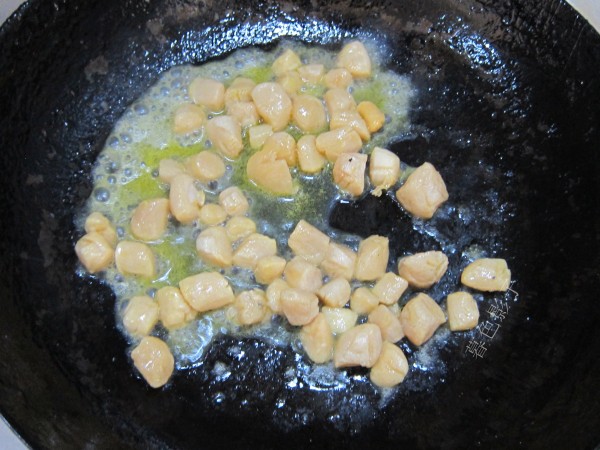 油菜炒扇貝柱的做法-咸鮮味炒菜譜-易網(wǎng)健康養(yǎng)生網(wǎng) 油菜炒扇貝柱的做法-咸鮮味炒菜譜