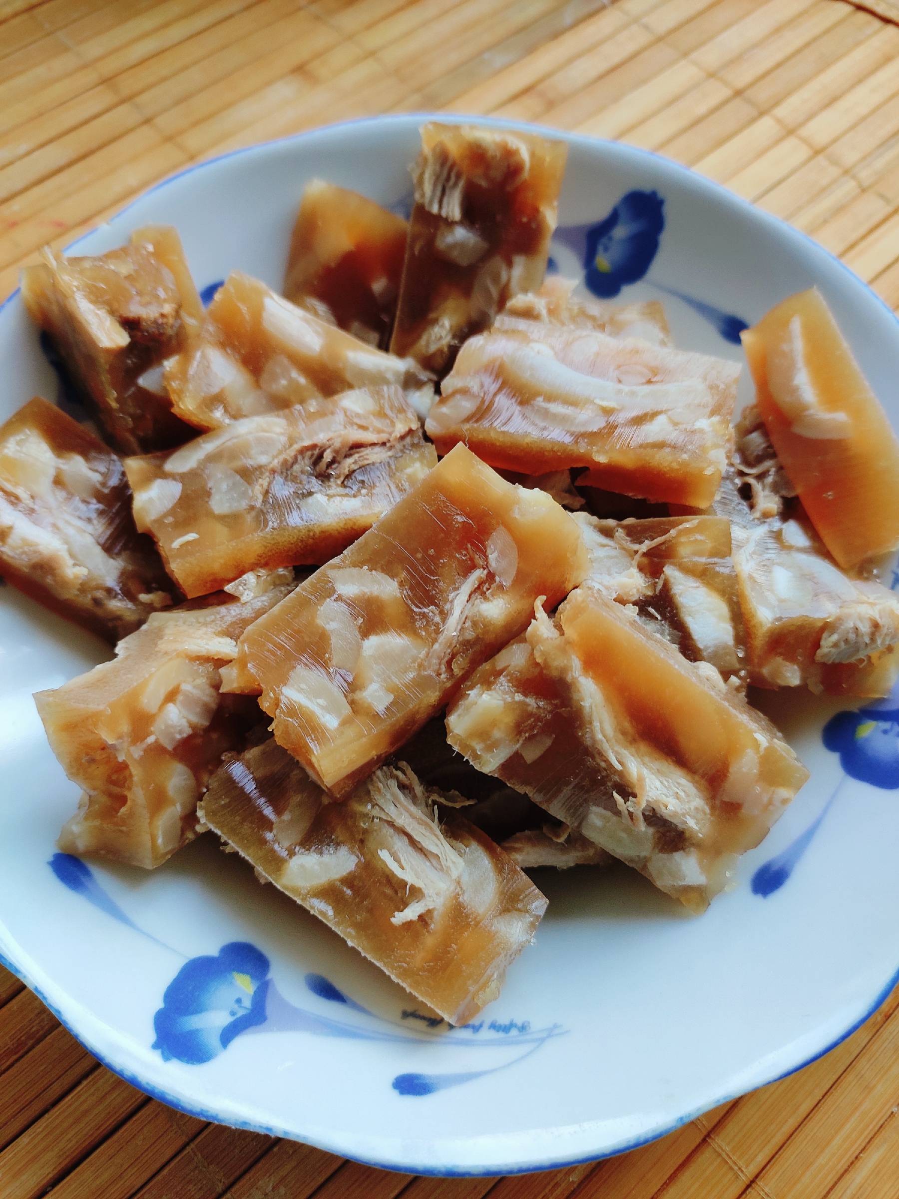 自制皮凍的做法-咸鮮味煮菜譜-易網健康養生網 自制皮凍的做法-咸鮮味煮菜譜