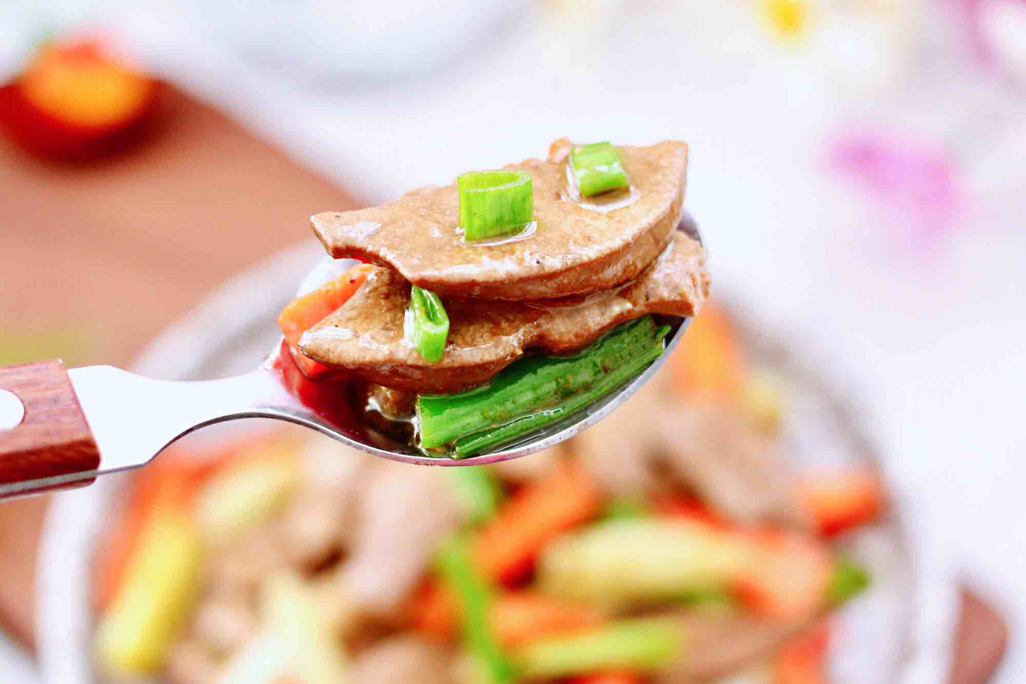 蒜苗爆肝尖的做法-蒜香味爆菜譜-易網(wǎng)健康養(yǎng)生網(wǎng) 蒜苗爆肝尖的做法-蒜香味爆菜譜