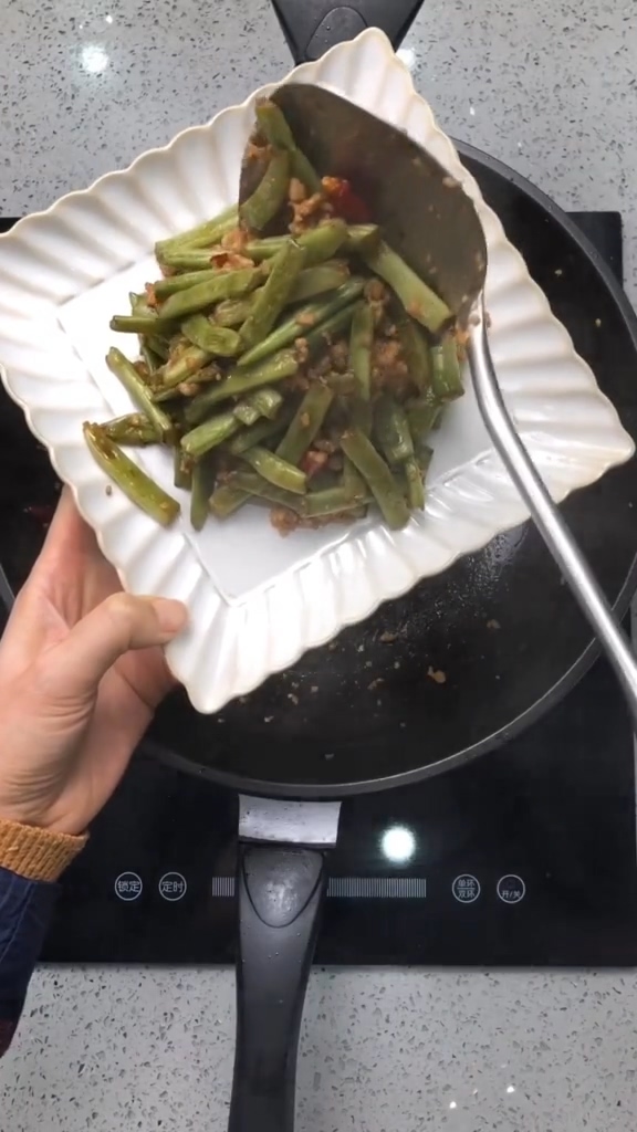 干煸豆角的做法-香辣味炒菜譜