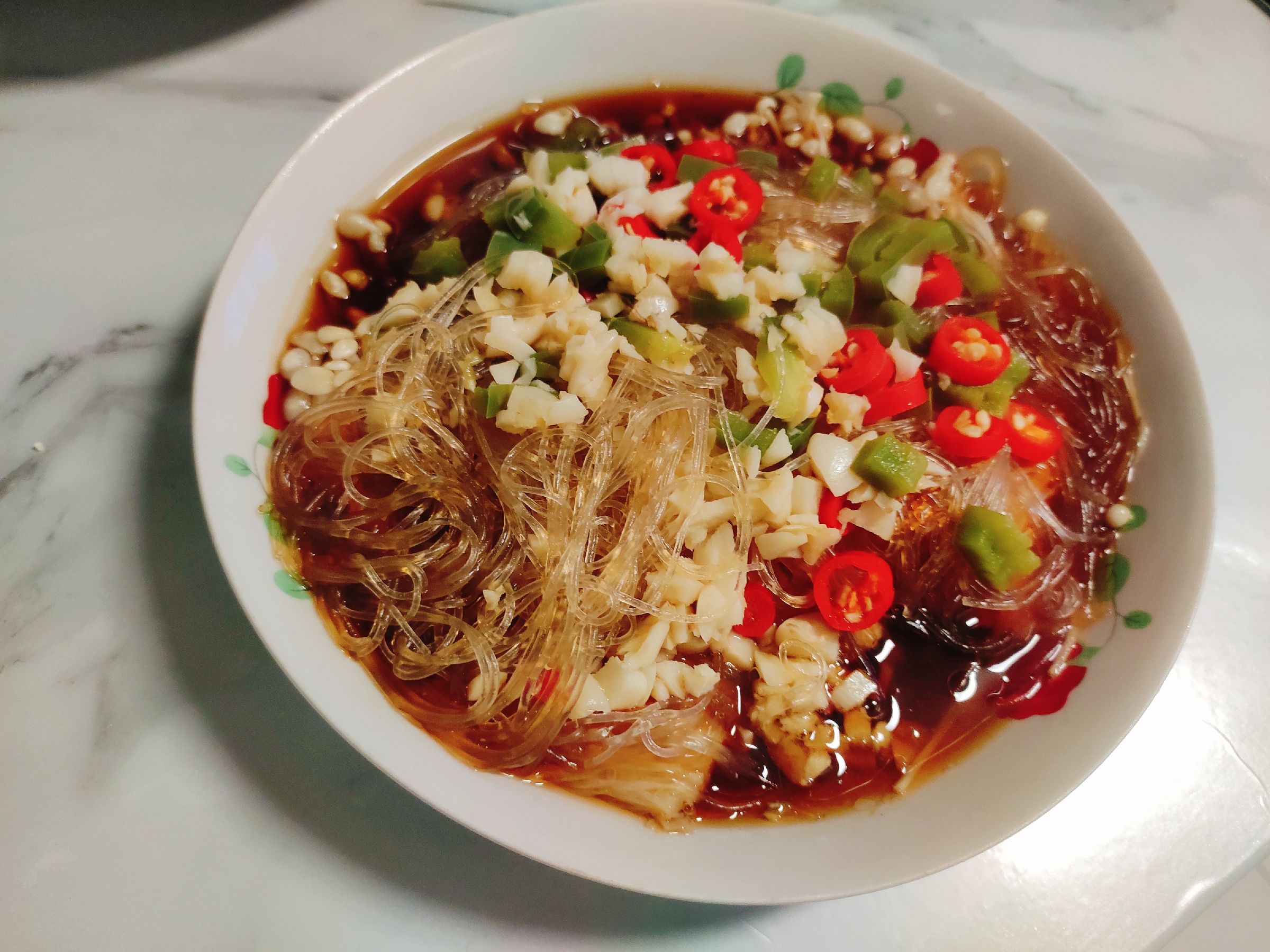 酸辣金針菇的做法-酸辣味蒸菜譜-易網健康養生網 酸辣金針菇的做法-酸辣味蒸菜譜