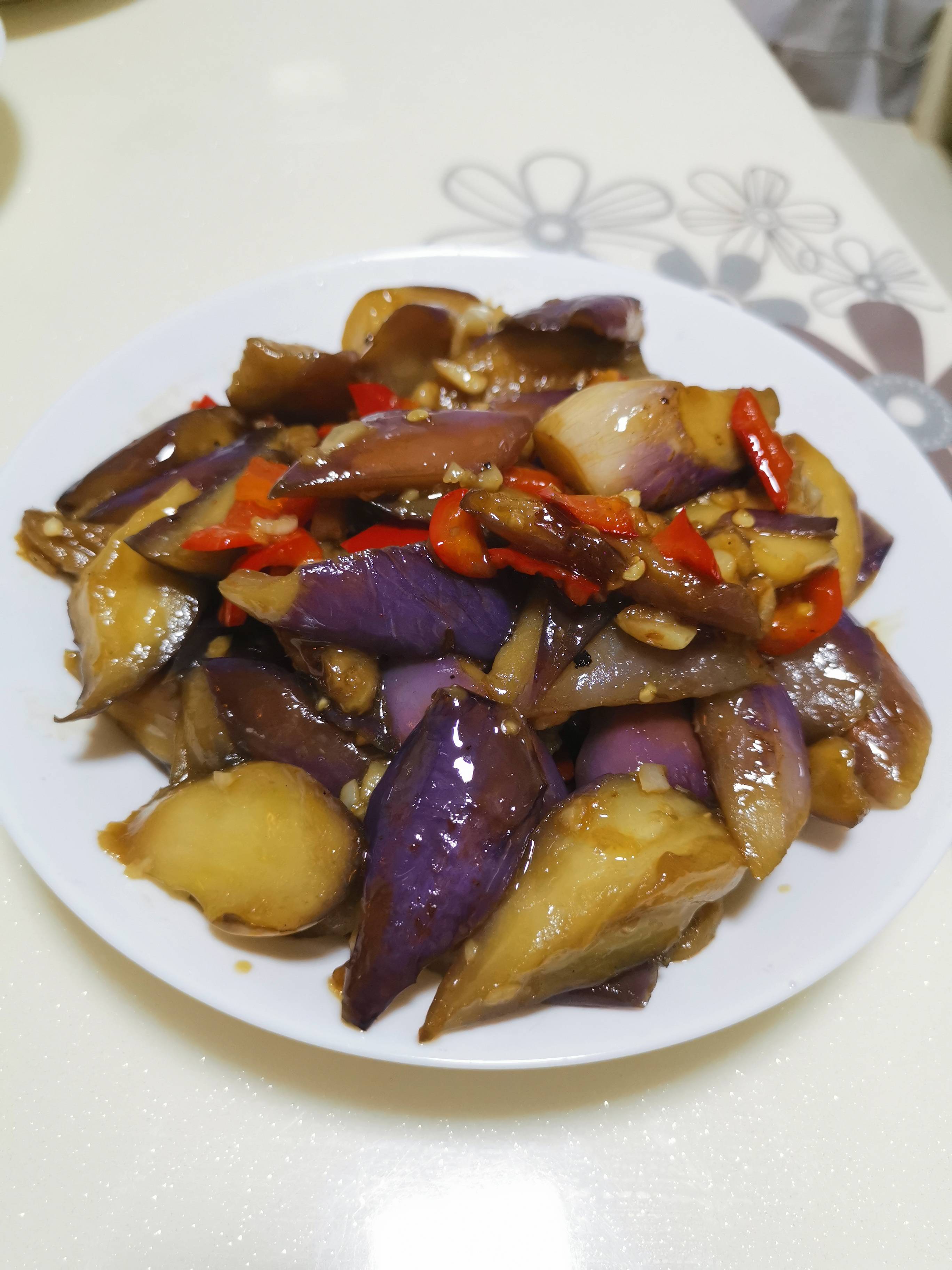 辣椒大蒜茄子的做法-家常味炒菜譜-易網健康養生網 辣椒大蒜茄子的做法-家常味炒菜譜