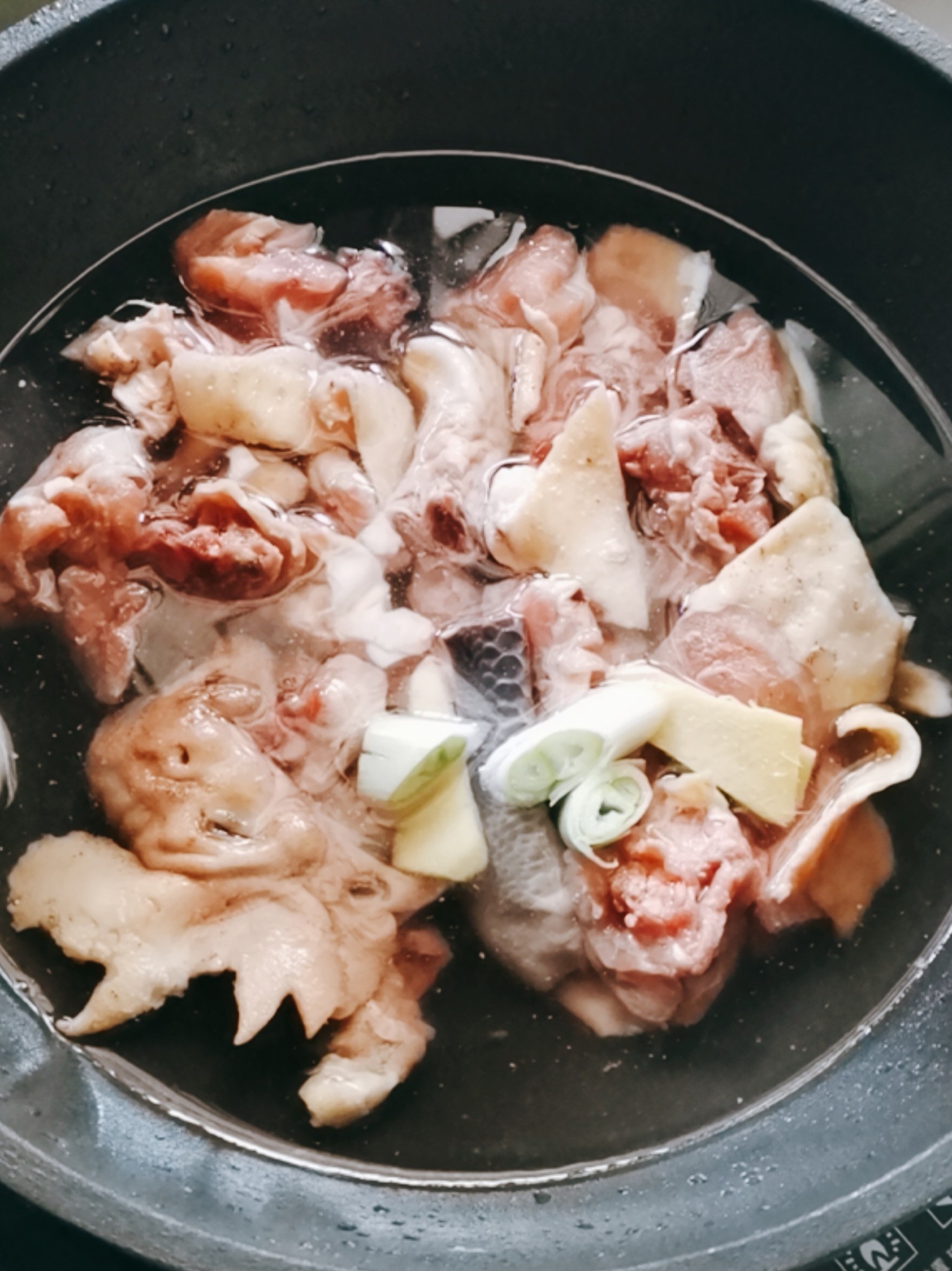 土豆燒雞塊的做法-咸鮮味燒菜譜