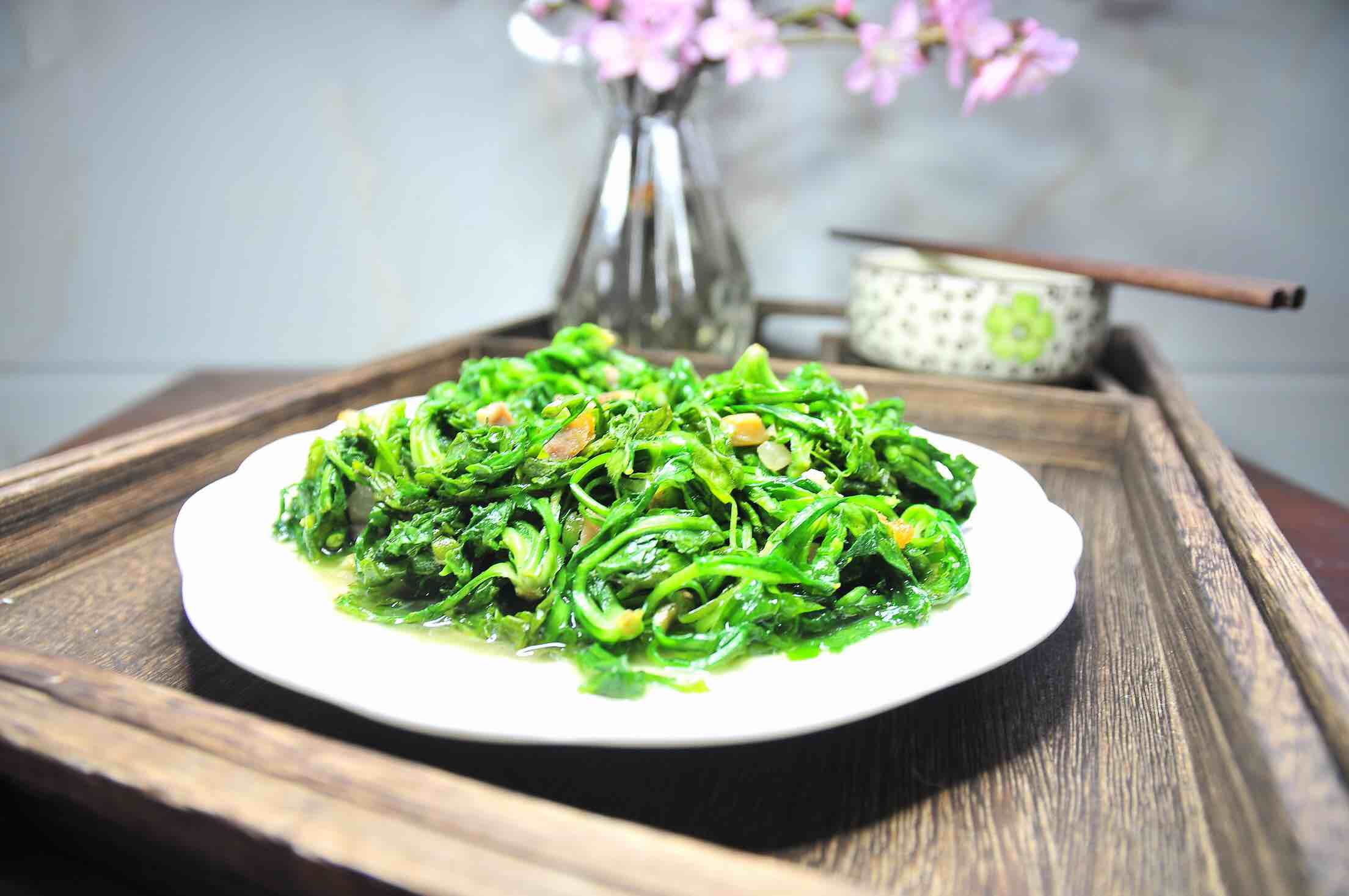 咸肉絲炒薺菜的做法-咸鮮味炒菜譜