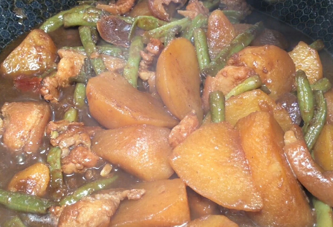 五花肉燒豆角土豆的做法-咸鮮味燉菜譜