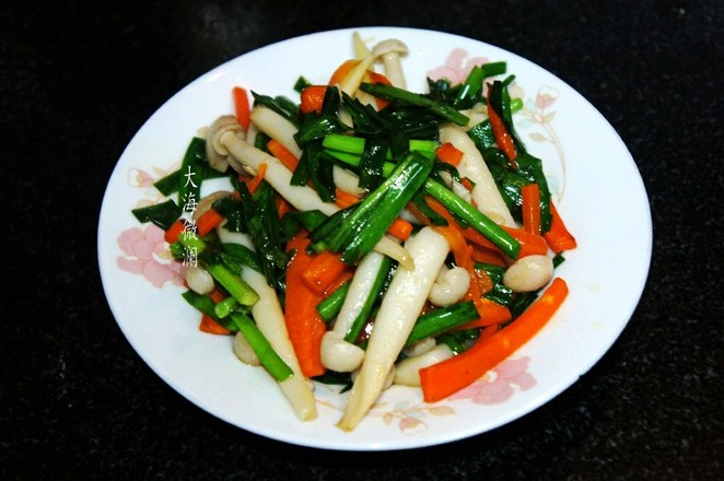 韭菜炒白玉菇的做法-家常味炒菜譜-易網健康養生網 韭菜炒白玉菇的做法-家常味炒菜譜