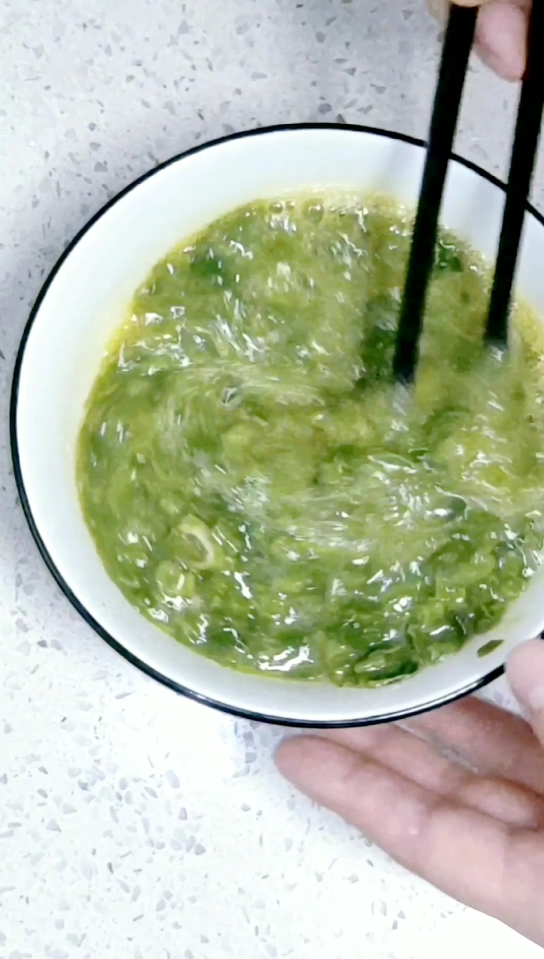 香椿芽炒蛋--春天來了的做法-咸鮮味炒菜譜