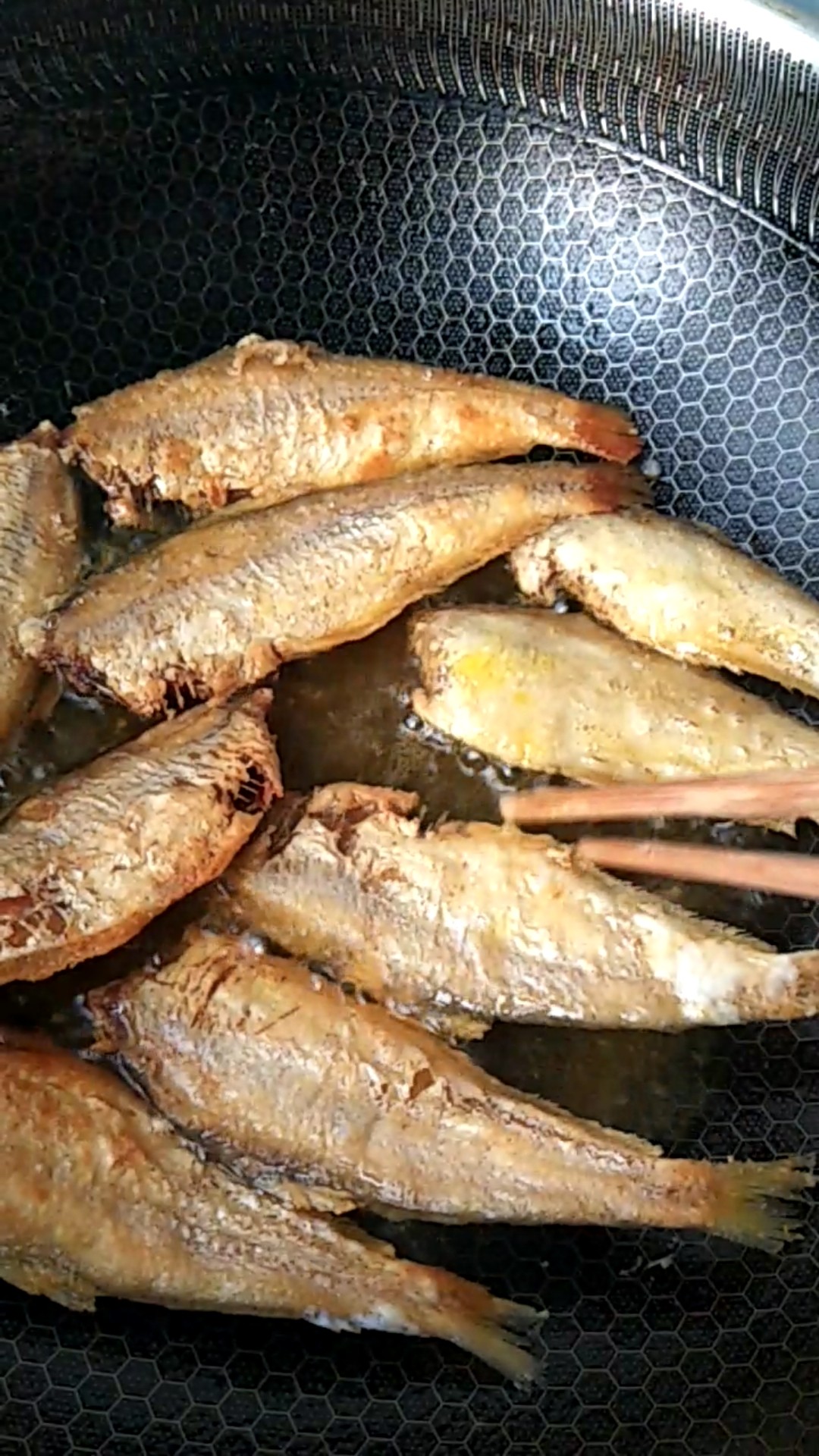 馬口魚燒小蔥的做法-咸鮮味燒菜譜