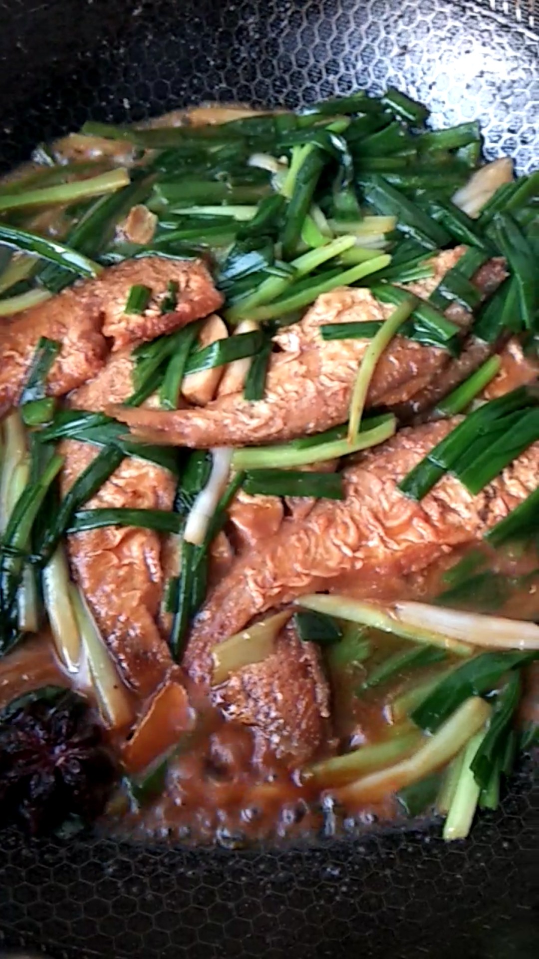 馬口魚燒小蔥的做法-咸鮮味燒菜譜