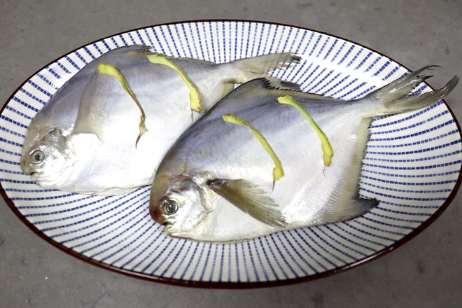 清蒸平魚的做法-香辣味蒸菜譜-易網健康養生網 清蒸平魚的做法-香辣味蒸菜譜