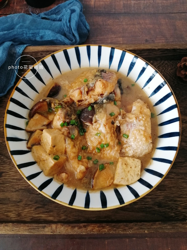 香菇豆腐燉草魚的做法-咸鮮味燉菜譜-易網健康養生網 香菇豆腐燉草魚的做法-咸鮮味燉菜譜
