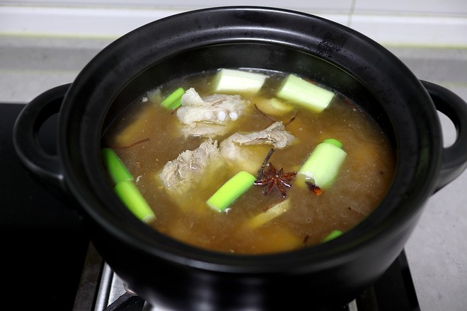 排骨燉蘿卜的做法-咸鮮味燉菜譜-易網(wǎng)健康養(yǎng)生網(wǎng) 排骨燉蘿卜的做法-咸鮮味燉菜譜