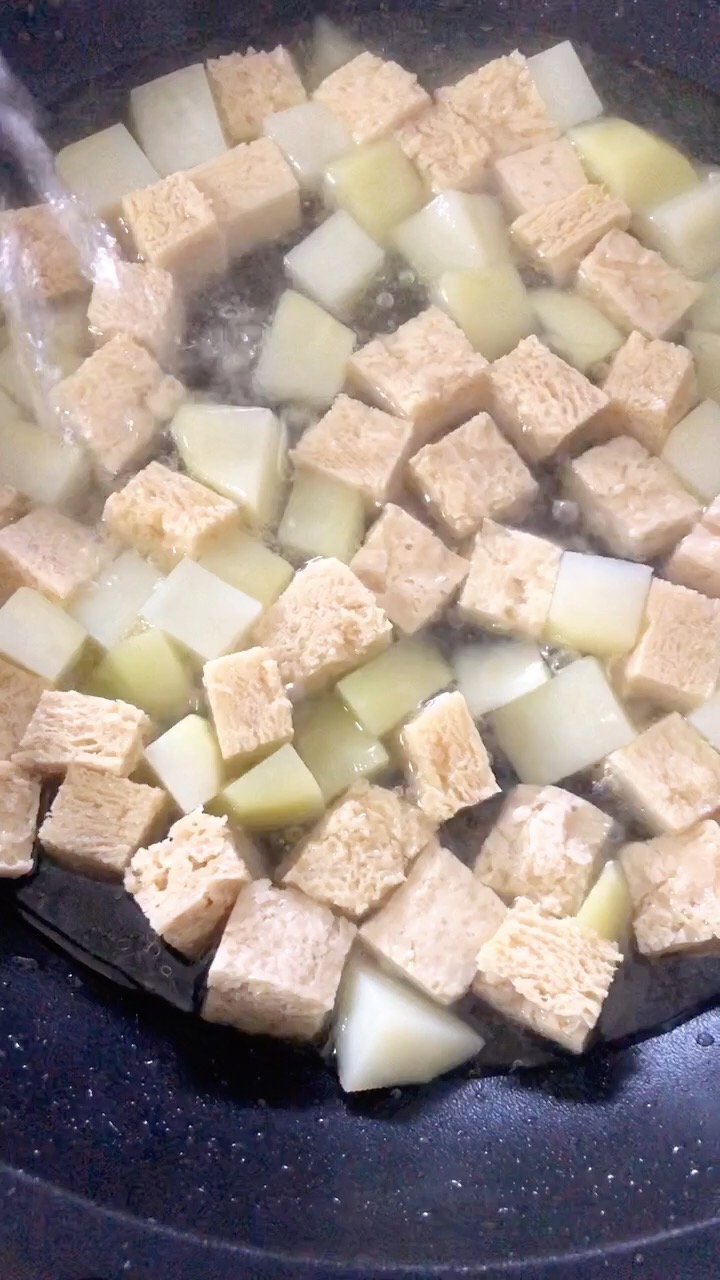 咖喱凍豆腐的做法-咖喱味炒菜譜
