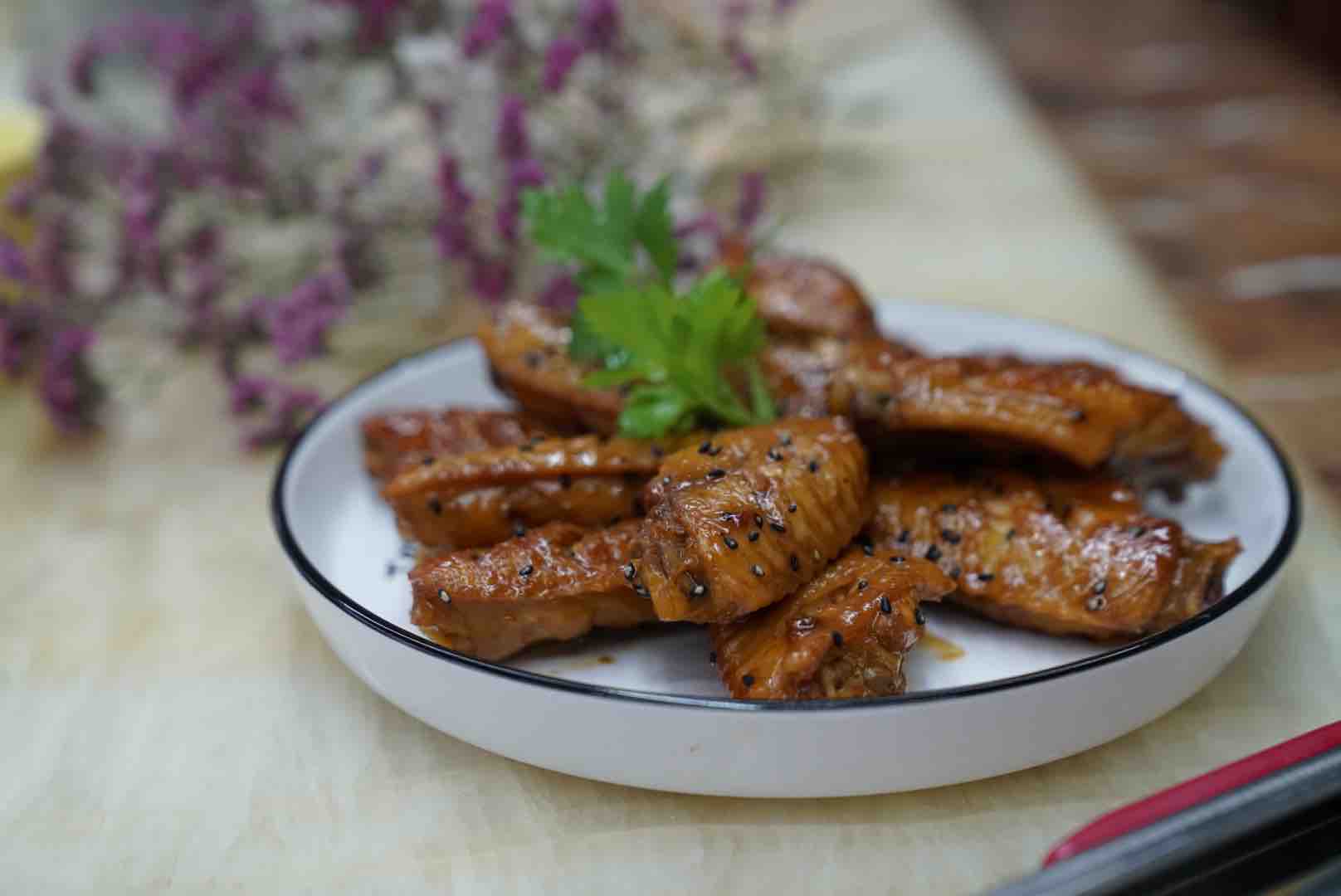 生姜可樂中翅的做法-咸鮮味燒菜譜-易網健康養生網 生姜可樂中翅的做法-咸鮮味燒菜譜